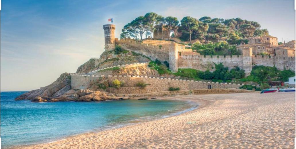Apartamento Con Terraza Y Piscina En Malgrat De Mar Buitenkant foto
